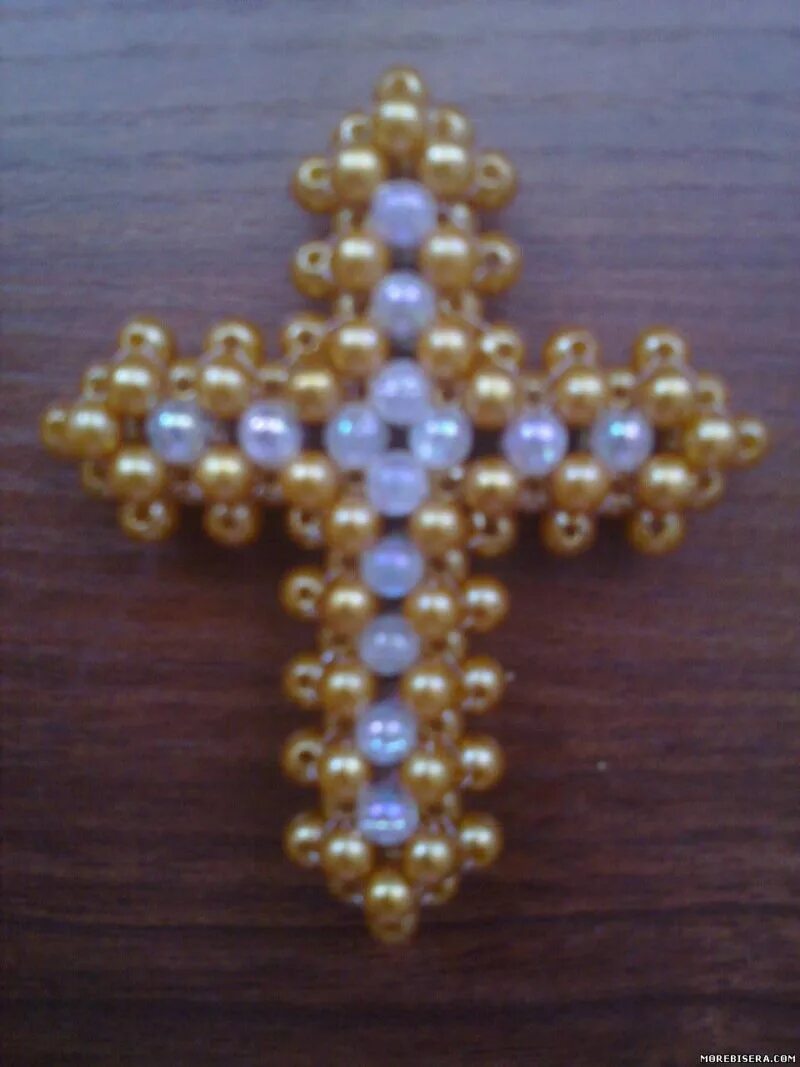 крест из бисера. крест из бисера крестиком. бисер крестиком. крестик из бусин. крест из бисера.