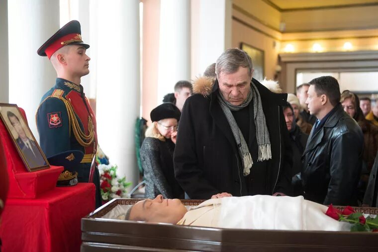 Умершие при загадочных обстоятельствах
