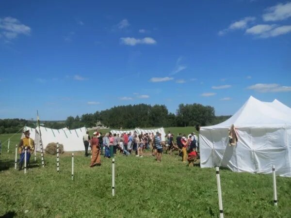 Бивак 6 букв сканворд. Бивак бородино. пляж в бородино. бивак фото бородино. суворовский бивак.