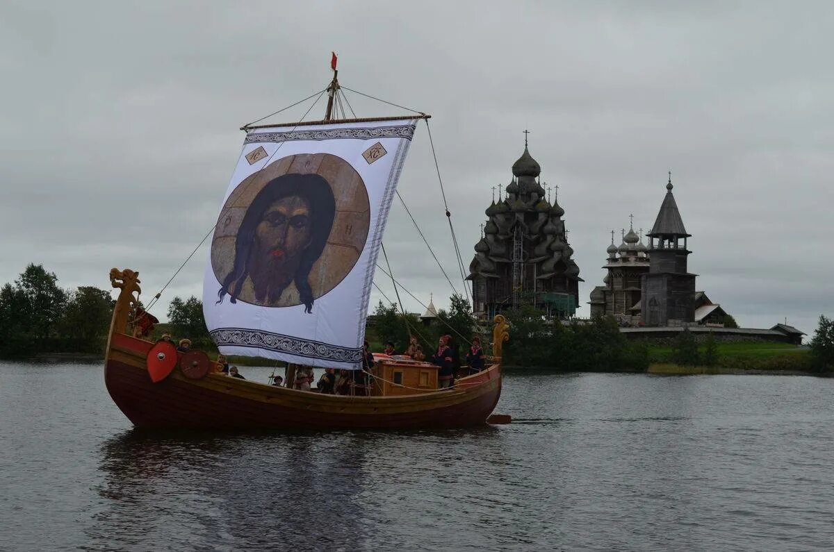 Ладья-ушкуя. Великий Новгород памятники Ладья. Ладья славян Ушкуй. Ладья это в древней Руси. Ладья новгород