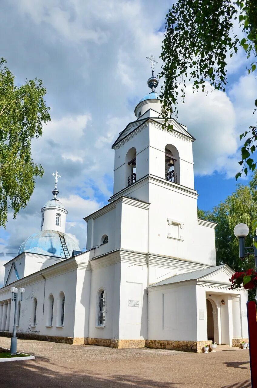 Храм михаила архангела иглино. Респ башкортостан с иглино. Село иглино иглинский район. Достопримечательности иглино башкирия. Мечеть иман иглино.