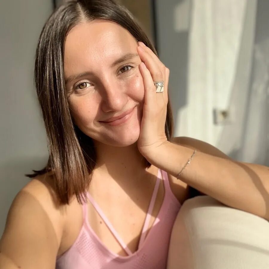 Queen's lab. Королева лаб. Дизайнер инна королева коллекция одежды. Уши королевы берты. Королева лаб.