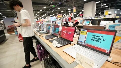В магазине ноутбук стоит 18000 рублей