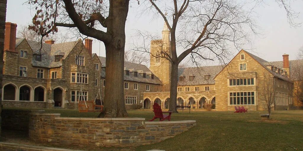 Andrews school. Улефосс младшая школа. St andrews college cambridge. St andrews cambridge school. Сент-эндрюсский университет фото.