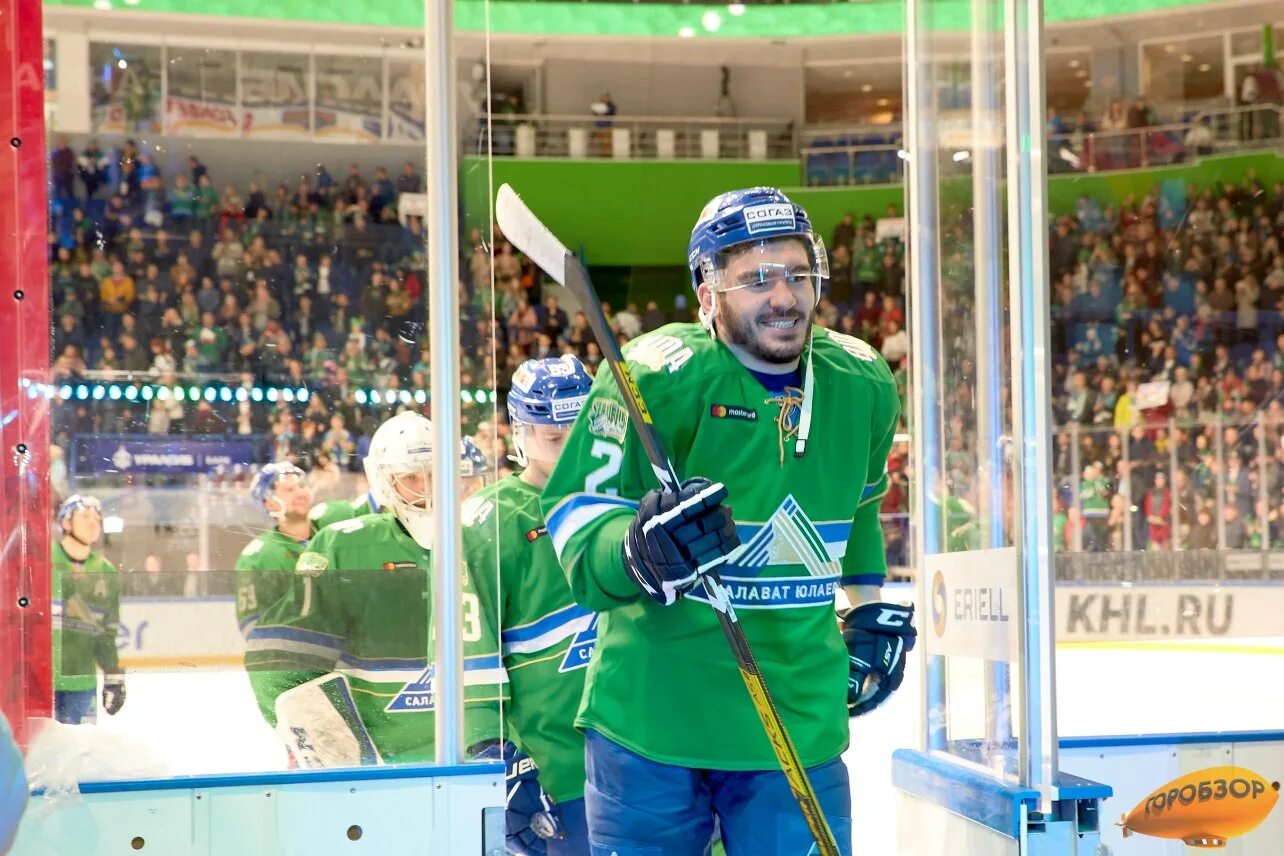 Коледов салават юлаев. Коледов хоккеист. Коледов хоккеист салават. Хк салават юлаев. Коледов салават юлаев.