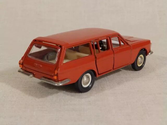 Волга 2402 универсал. Автомобиль модель 1 модель 2. Автомобиль модель 1 модель 2. Автомобиль модель 1 модель 2. Москвич 404 ашет коллекция 1/24.