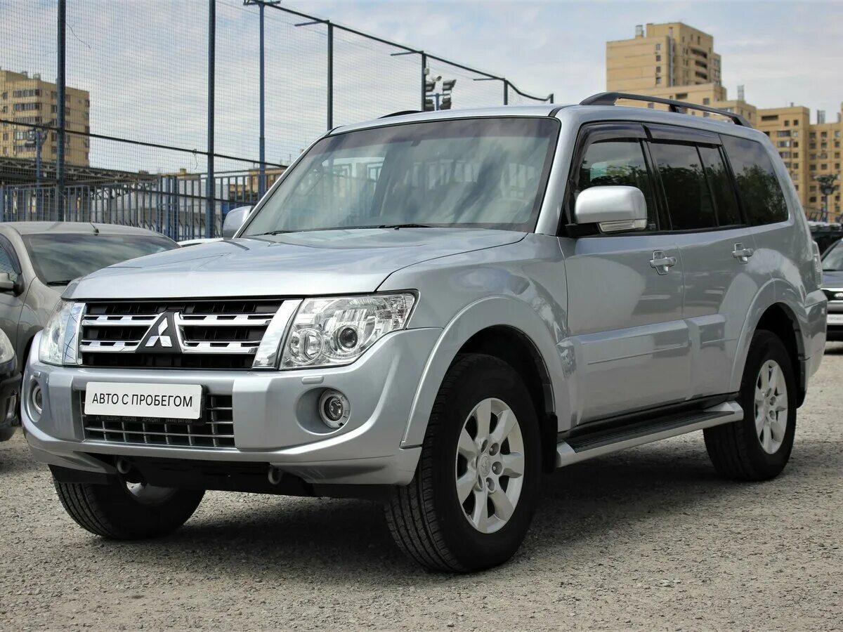 Mitsubishi pajero 2014