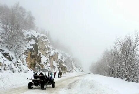 Сейчас в лагонаках есть снег
