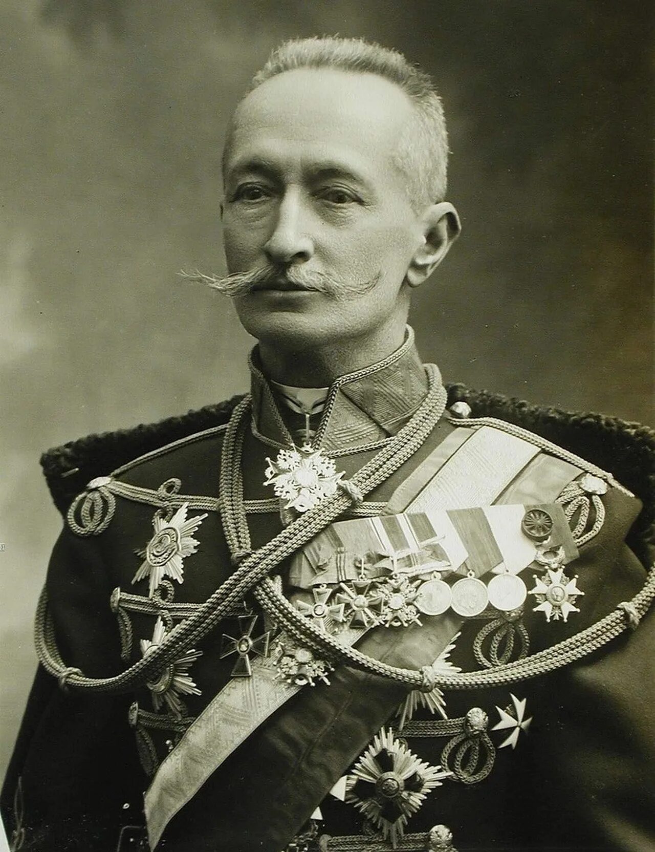 Командующий 1 танковой армией сергей кисель. Командующий 1 й русской армией. Бородинское сражение 1812 командующие. Александр 1 командовал армией в 1812. Командующий цво генерал-полковник александр лапин.