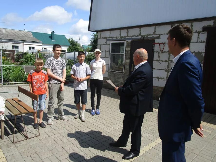 Дмитровск-Орловский. Администрация Дмитровска Орловской области. Город орёл многодетная семья. Новости дмитровска