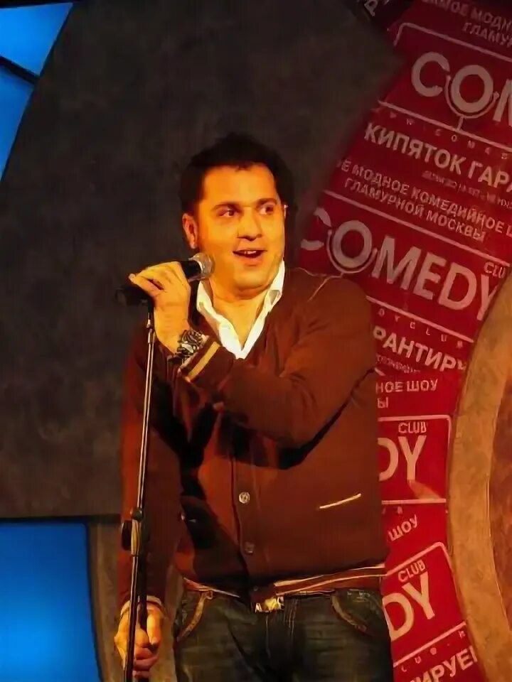 Камеди клаб армянский. Арташес саркисян comedy club. ведущий камеди клаб таш. ведущий камеди клаб таш саркисян. таш саркисян comedy club.