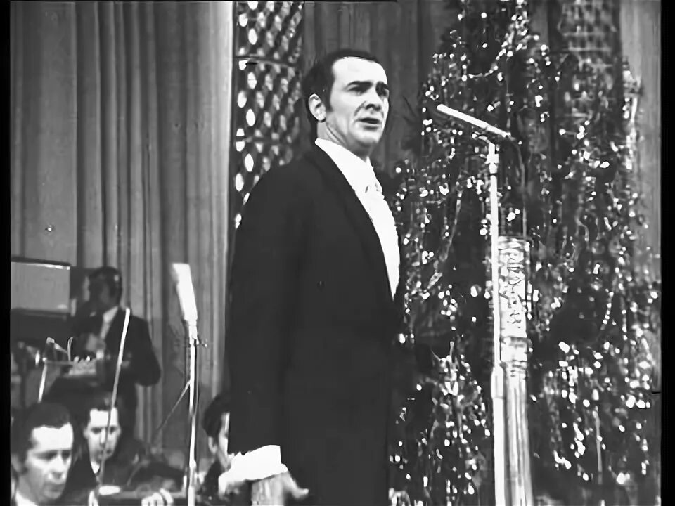 Муслим магомаев фото море. Муслим магомаев 1971. Магомаев благодарю тебя. Магомаев благодарю тебя. Магомаев муслим благодарю тебя.