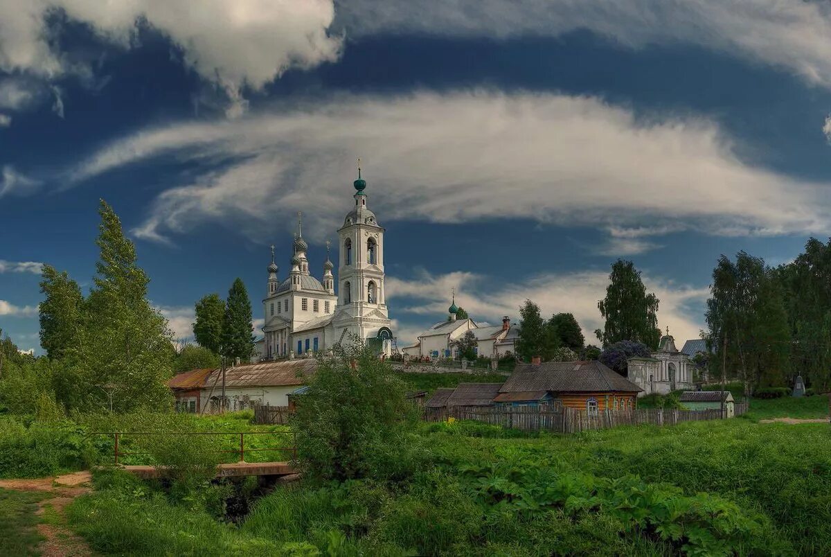 Село крапива. Церковь Толгоболь Ярославль. Село Толгоболь Ярославская область. Село Толгоболь Ярославского района. Церковь поселок Толгоболь Ярославская.