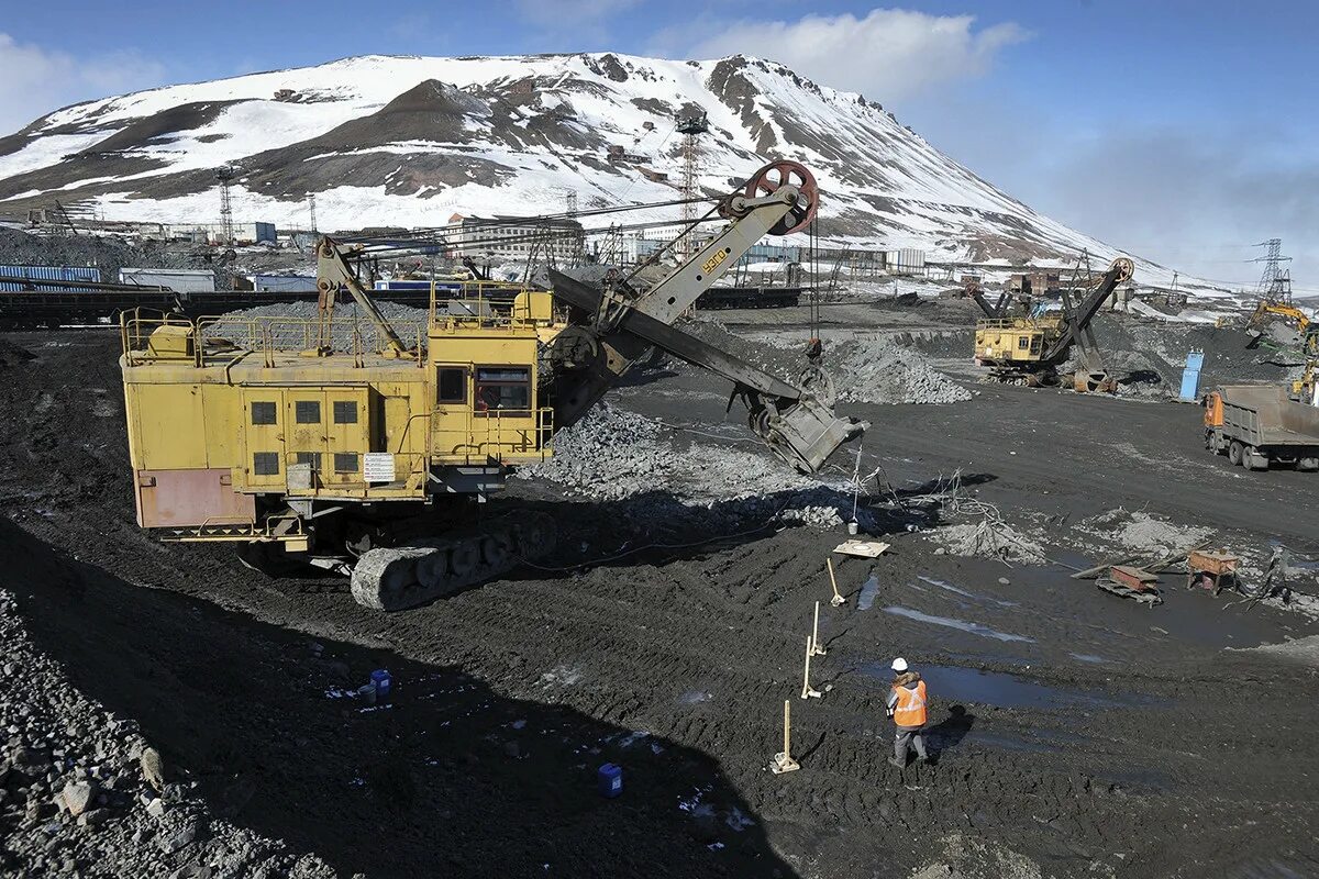 Машинист мпт. Машинист пдм норникель вакансии. Пдм fl06. Машинист пдм норильск. Белаз талнах.