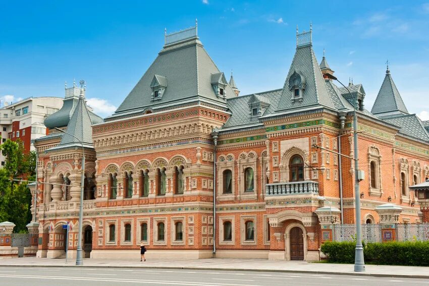 Дом купцов в москве. Особняк купца игумнова. особняк купца игумнова на якиманке. дом на якиманке французское посольство купца игумнова. особняк игумнова в москве архитектура.