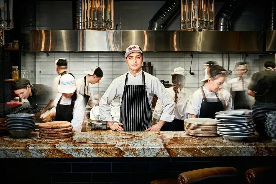 Зарплата повара в кафе. Заработная плата повара кондитера. Шеф повар филин шеф-повар александр. Повара. Зарплата поваров.