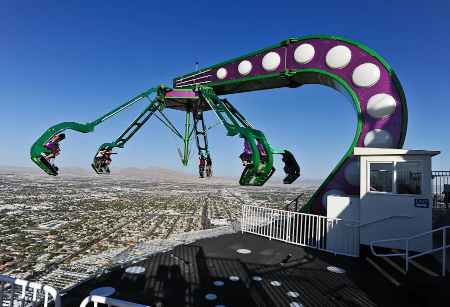 страшные аттракционы в мире. лас вегас актрационы. лас-вегас, сша. самый страшный аттракцион в мире и опасный. стратосфера лас-вегас американские горки.