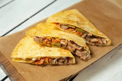 Мексиканская тортилья с мясом и овощами
