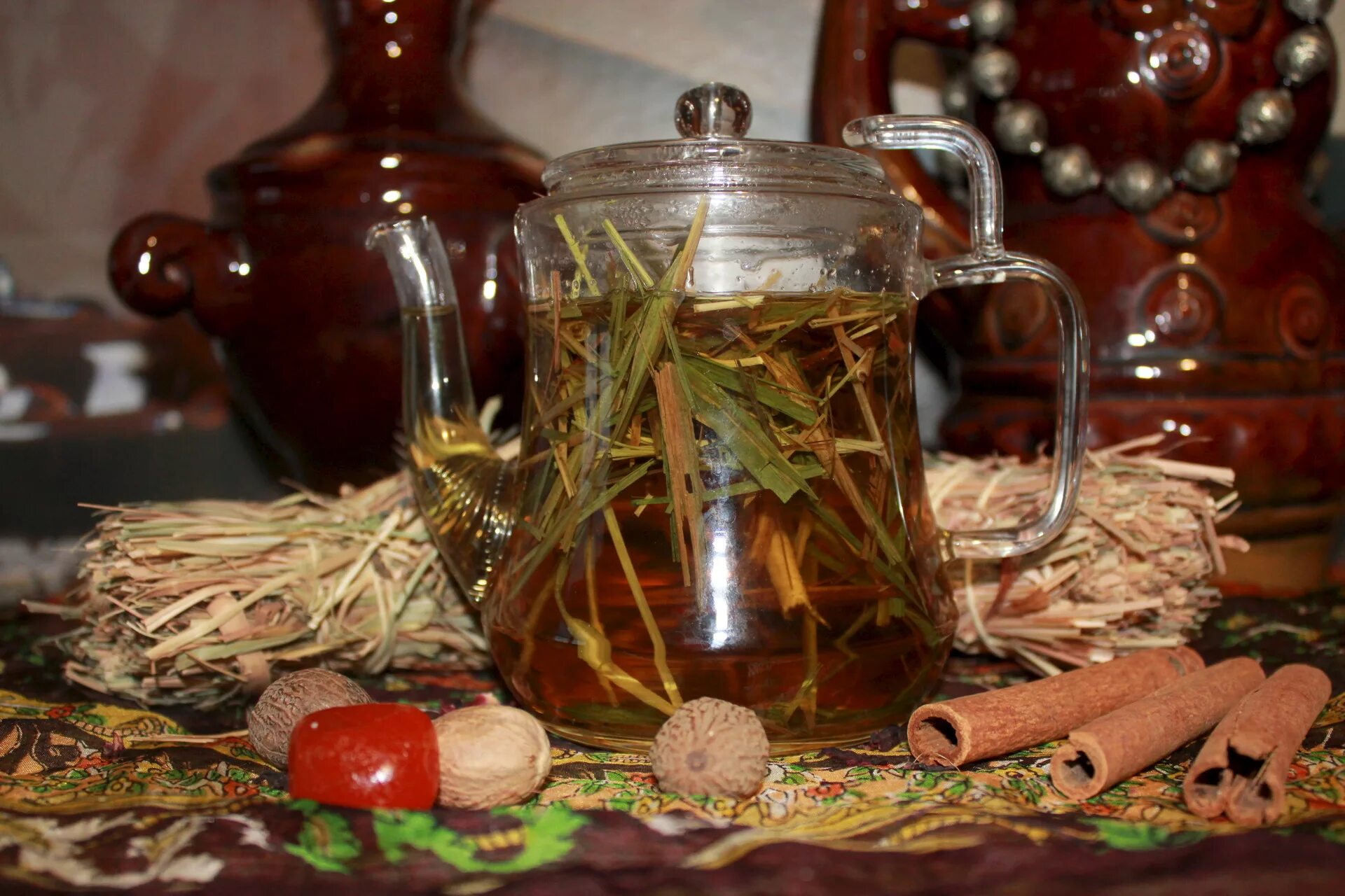 Народная медицина травы. Травяной отвар. Чай из трав. Чай на травах.