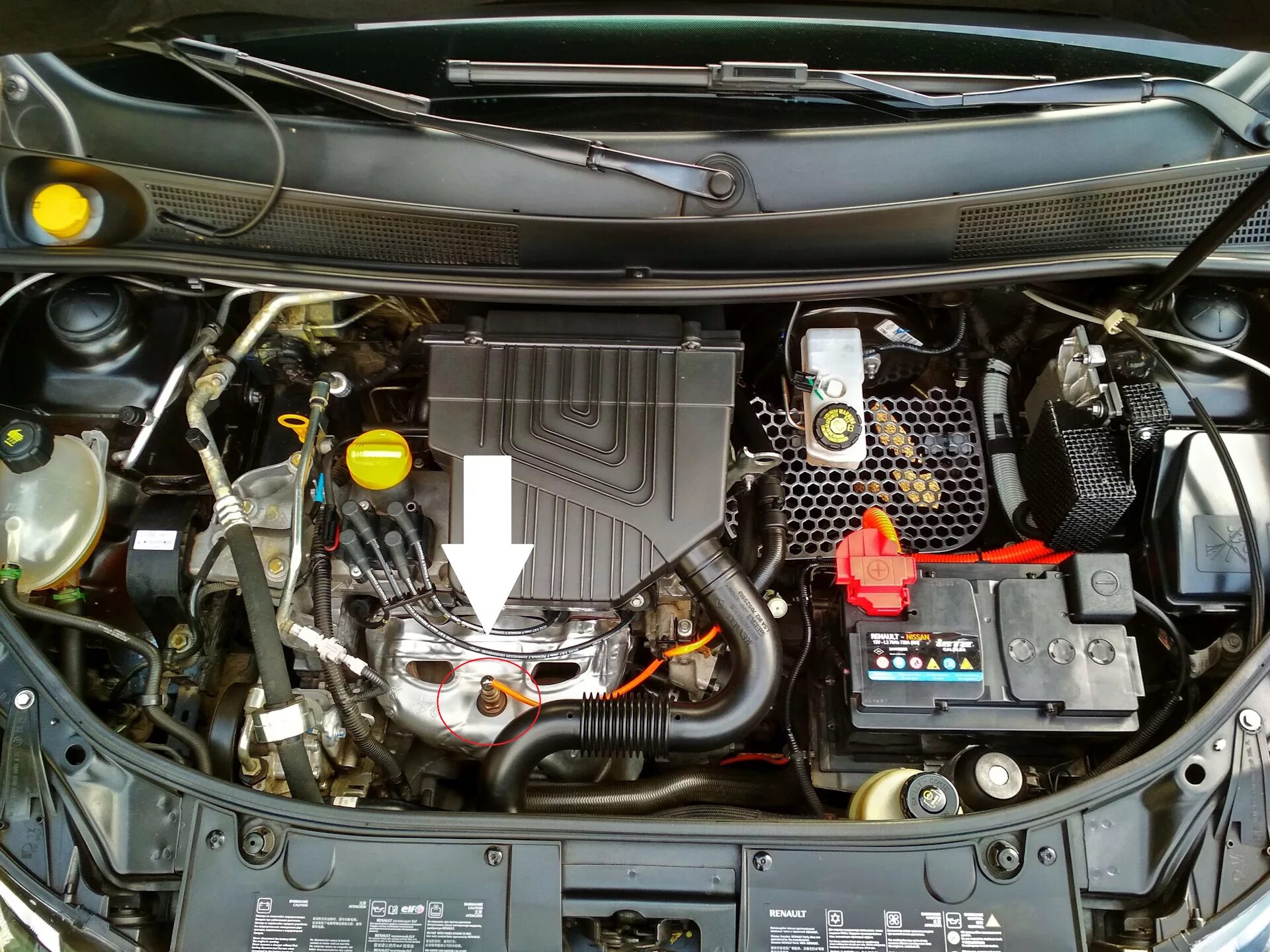 Мотор Рено Логан 1.6 2013. Двигатель Рено Сандеро 1.6 8. Рено Логан 1 двигатель. Двигатель Рено Логан 2014 1.6.