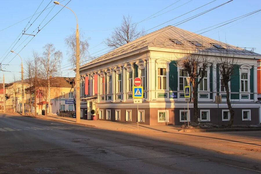 Дом улица рыбинского. Рыбинск Главная улица. Крестовая улица Рыбинск. Город Рыбинск Главная улица. Рыбинск Центральная улица.