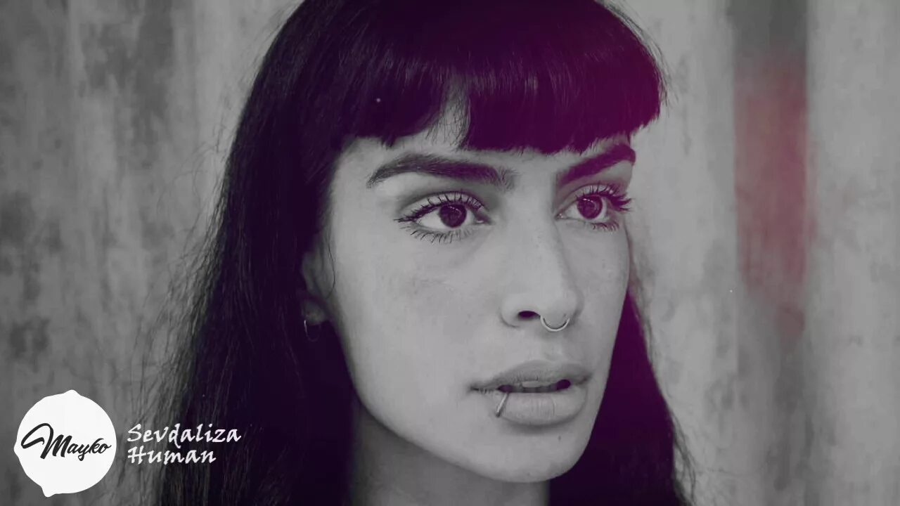 Севдализа. Sevdaliza Human клип. Sevdaliza Darkest hour.