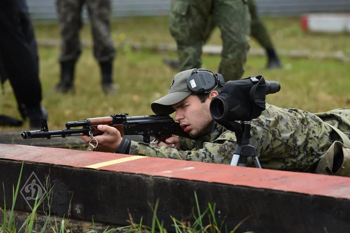 спортивная стрельба в южно сахалинска. южный стрельба. тир в школе ростовская область. стрелковый турнир. пулевая стрельба южно-сахалинск.