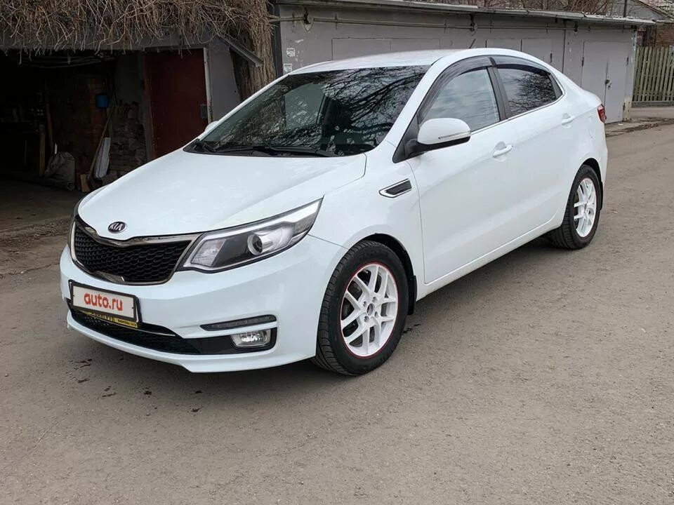 Kia Rio 2015 белая. Kia Rio 3. Kia Rio 3 рестайл. Kia Rio III 2015.