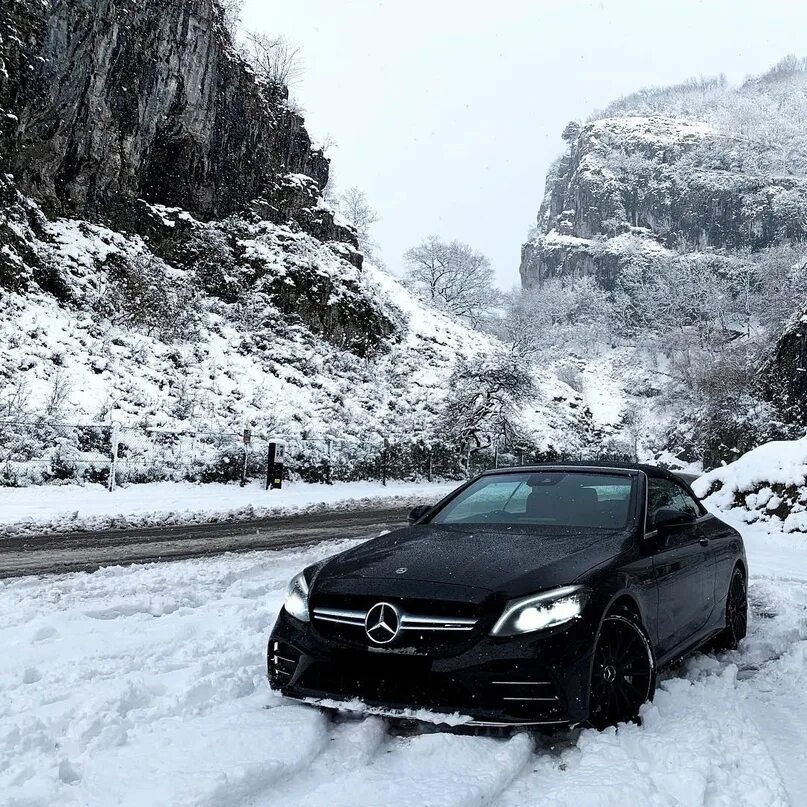 Mercedes benz 2017. Mercedes зимой 63 амг. Мерседес е 350 зимой. Мерседес е200 амг зимой. Мерседес е200 зимой.