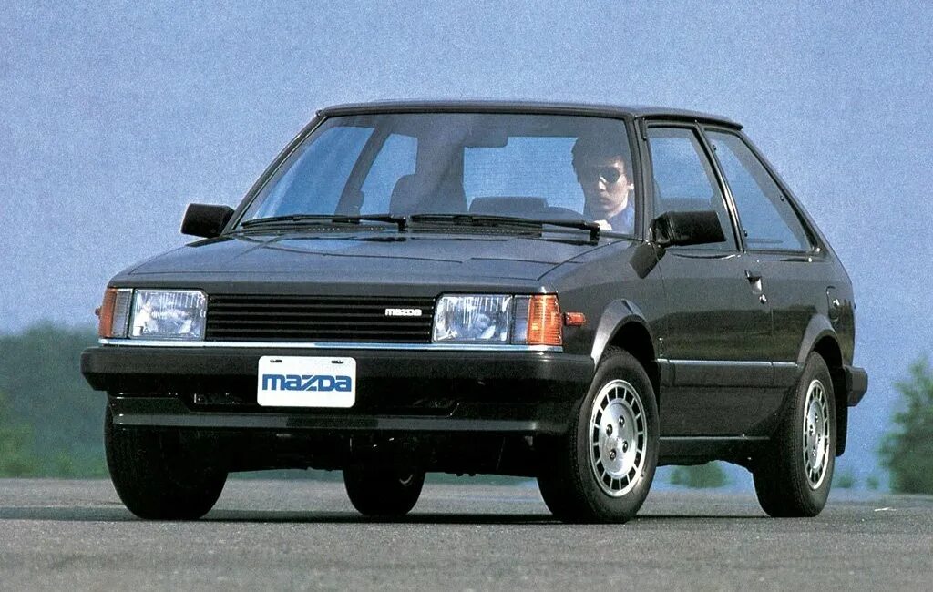 Mazda 323 hatchback. Mazda 323 bg хэтчбек. Mazda 323 f iv bg. Мазда 323 4 поколение хэтчбек. Mazda 323 1985.