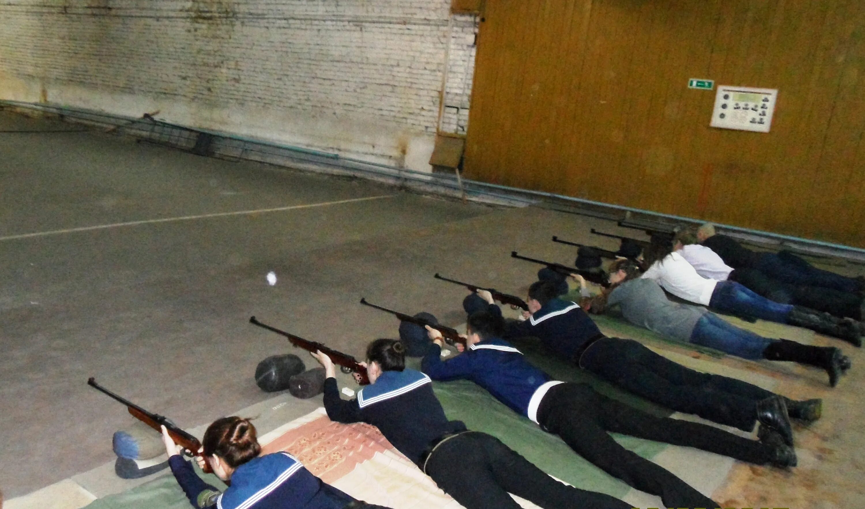 Стрельба в чебоксарах. Стрельба чебоксары. Соревнования мвд по стрельбе из пистолета. Тир досааф чебоксары кривова. Стрельбище чебоксары.