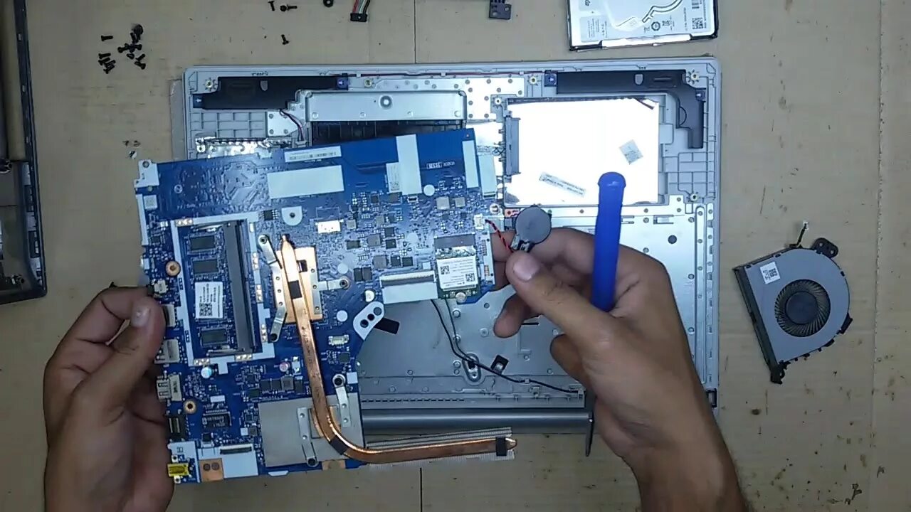 Как разобрать ноутбук леново ideapad 320 Lenovo ideapad 330: внутреннее устройство и установка SSD  Дзен