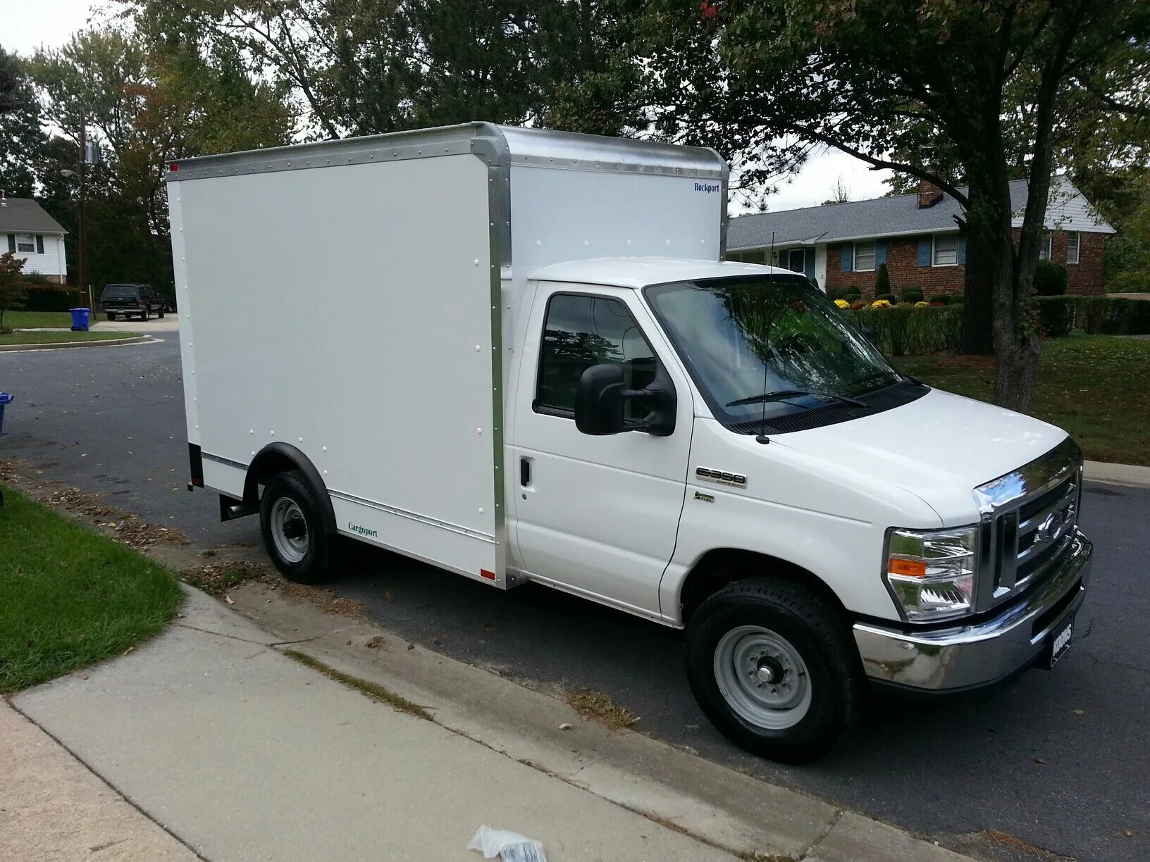 Ford e350 Box. Форд e350 Box Truck. Ford e-350 Truck. Форд е 350 трак.