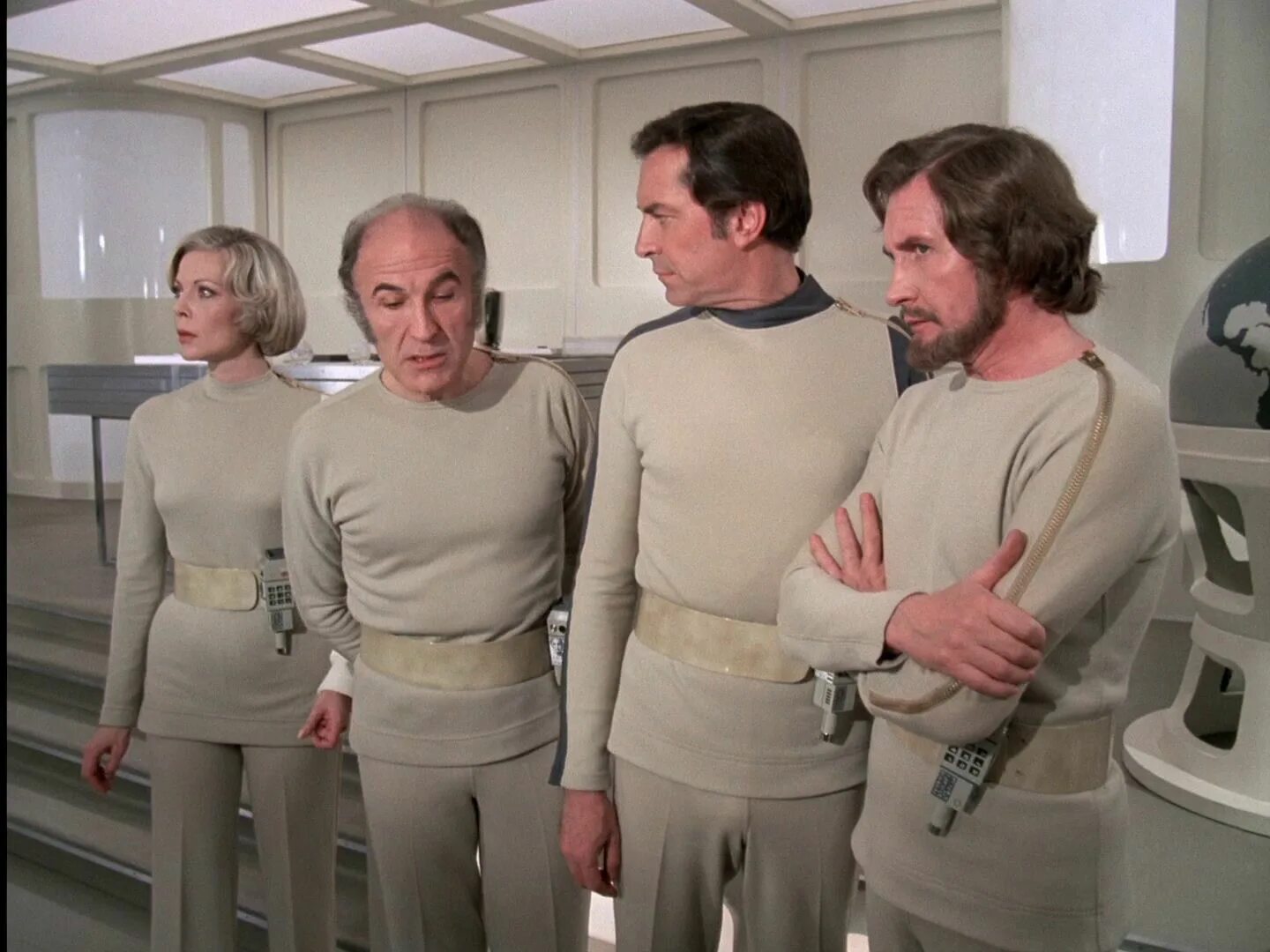 Television 1999. Space: 1999 (1975). Катерина шелл. Space 1999. Телевизор 1999.