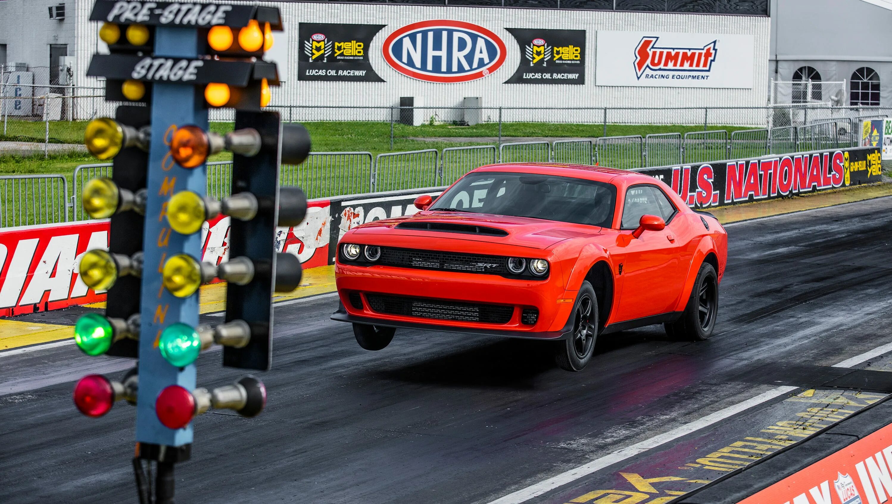 Драг рейсинг песня. Додж срт демон. dodge challenger драг рейсинг. dodge challenger demon драг. dodge challenger srt demon drag.