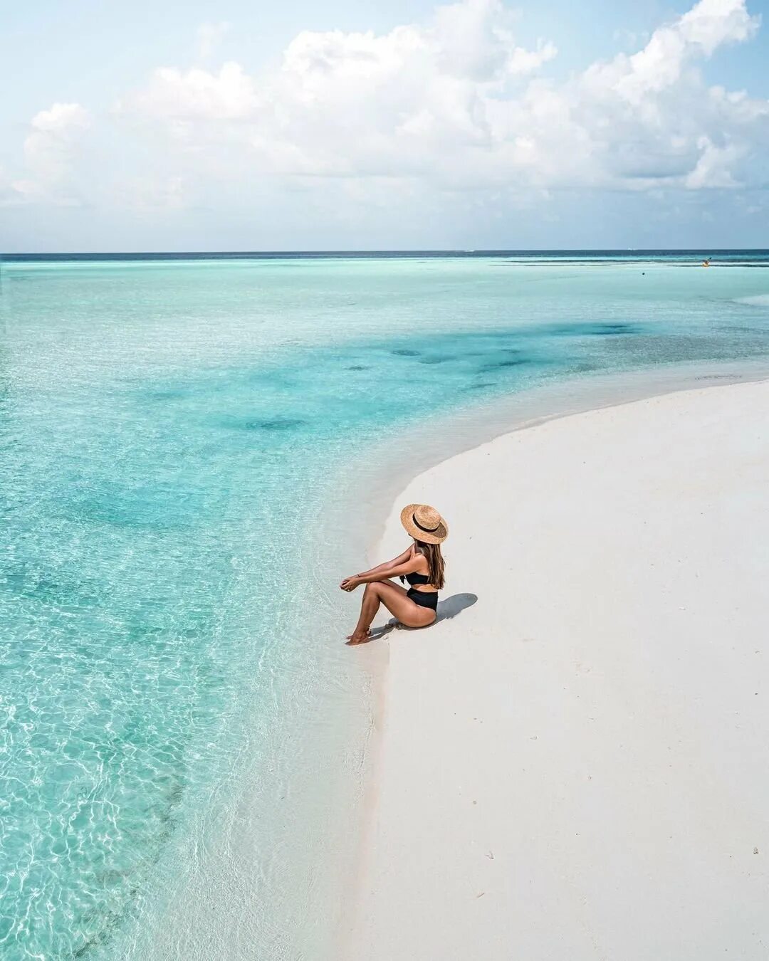 Море везде одинаковое. Остров Джоли Мальдивы. Девушка на Мальдивах. Фотосессия на Мальдивах. Мальдивы блондинка.