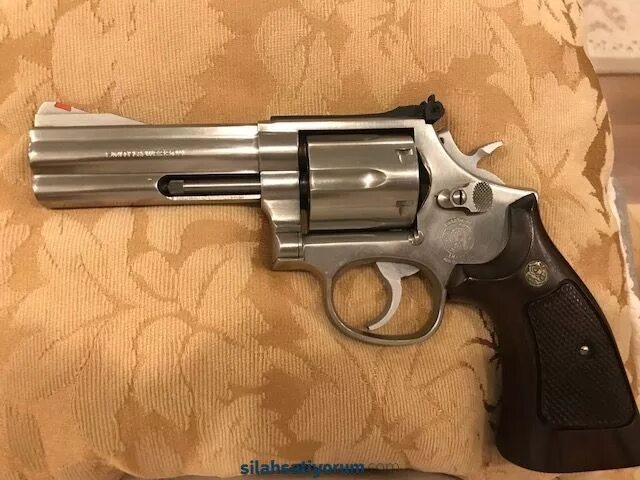 Леворверт. Кольт python 357 magnum. Леворверт. Леворверт. Леворверт.