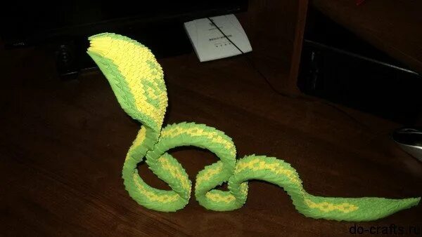 Как сделать змею из бумаги. DIY. How to Make a Paper Snake в быту