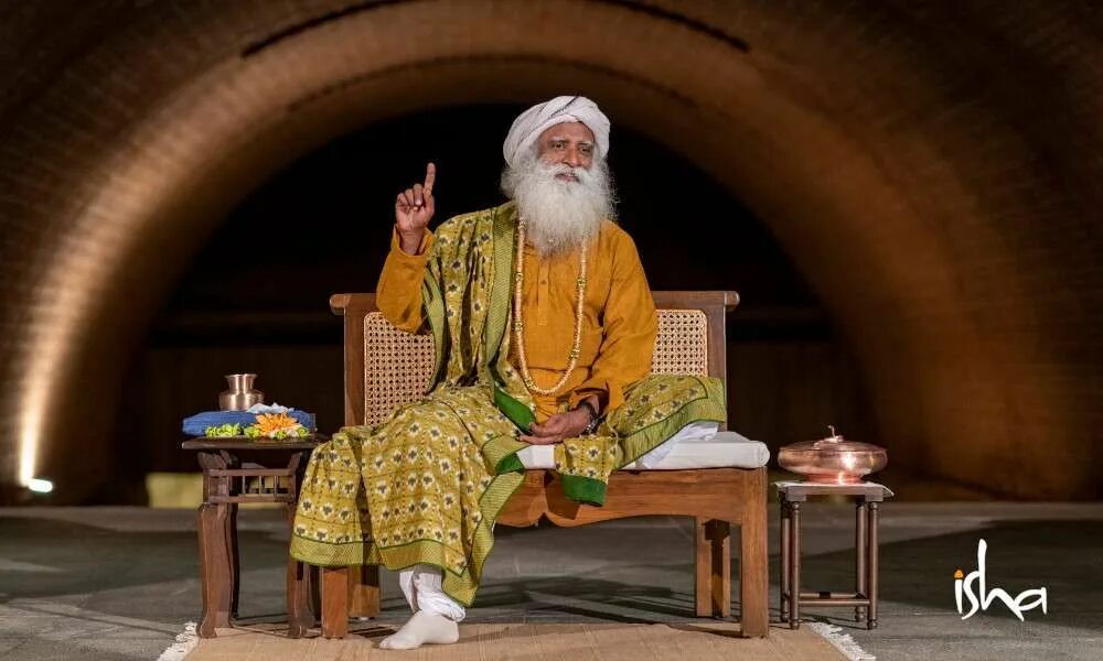 Садхгуру фото. Садхгуру. Бхарти и садхгуру. Садгуру и греф. Радхе джагги садхгуру.