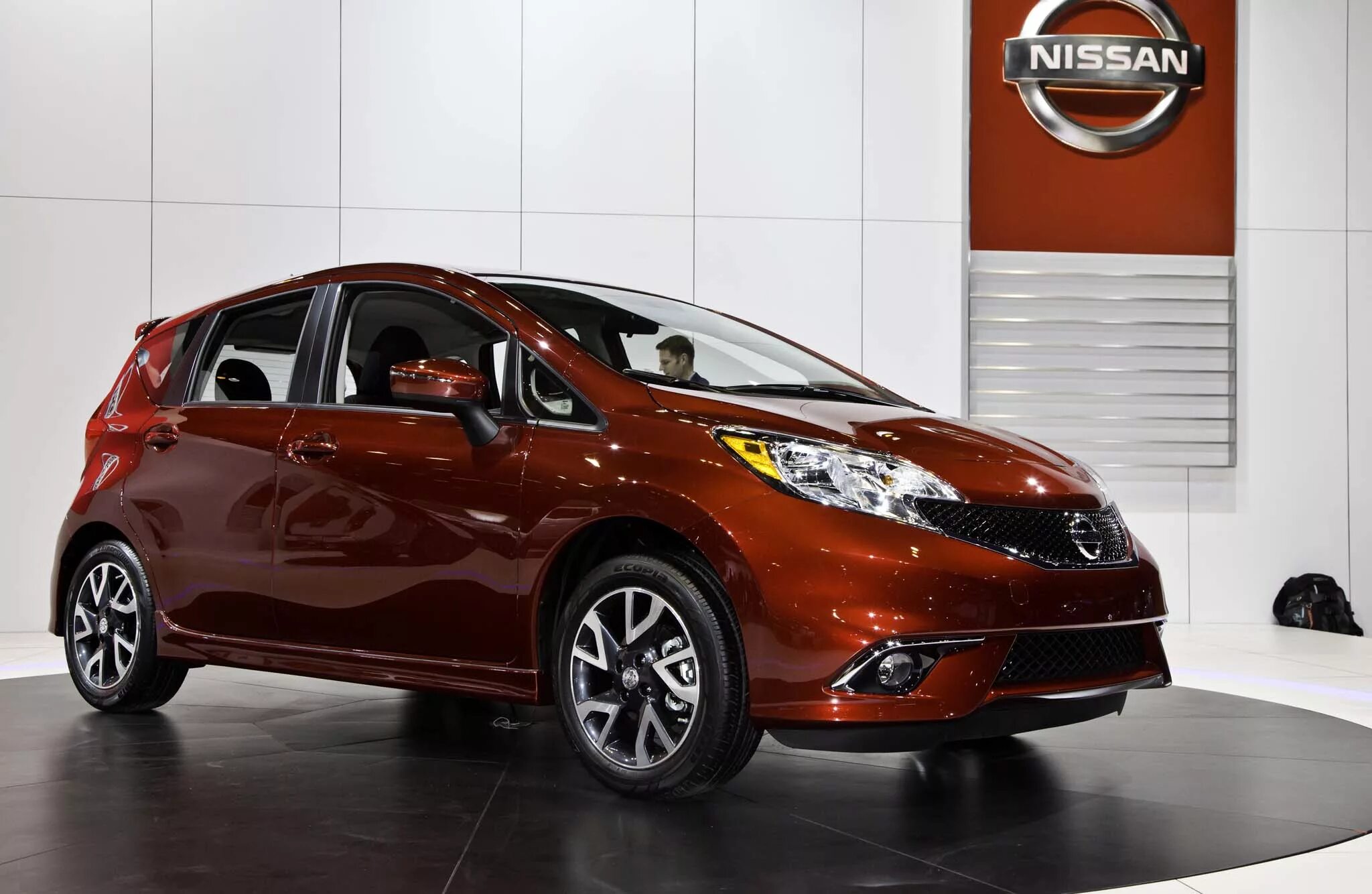 Скачать обои автомобили, nissan, datsun, cis-spec, tiida, светлый, 2015г из разд