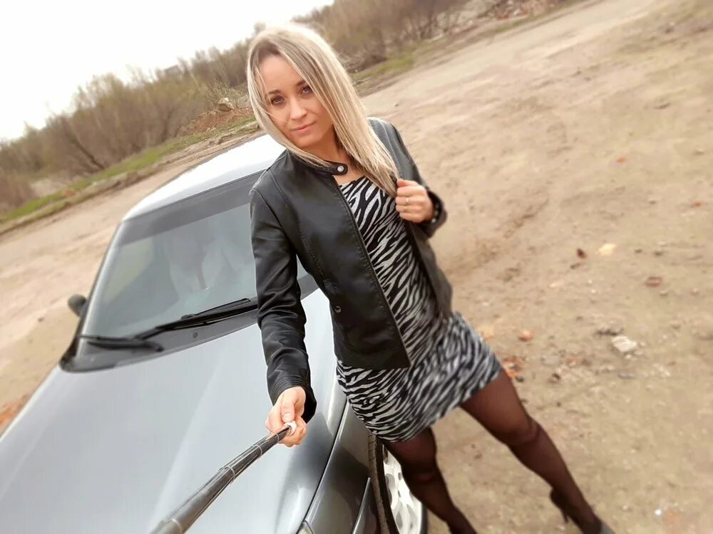 Знакомиться с черными девушками. Девушки в москве которые хотят. девчонки с района. парень ищет девушку. девочки которые хотят познакомиться.