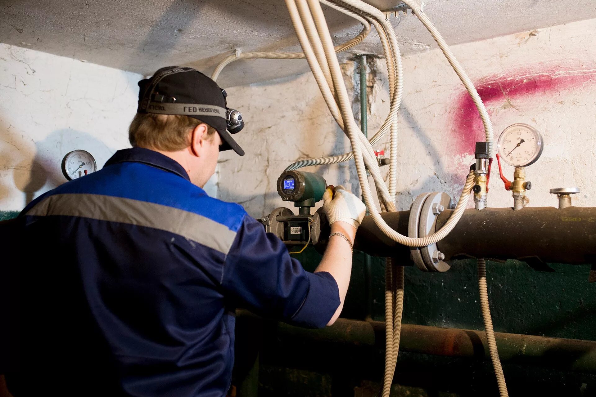 выключение отопления. плановое отключение теплоснабжения. окончание отопительного сезона. внимание отключение теплоснабжения. аварийное отключение отопления.