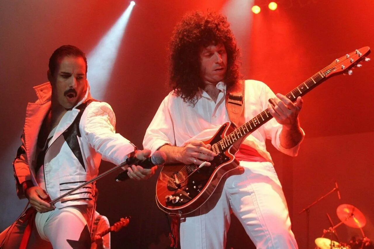 Квин фуле. Группа queen. рок группа квин. группа квин на сцене. группа куин фредди меркьюри.
