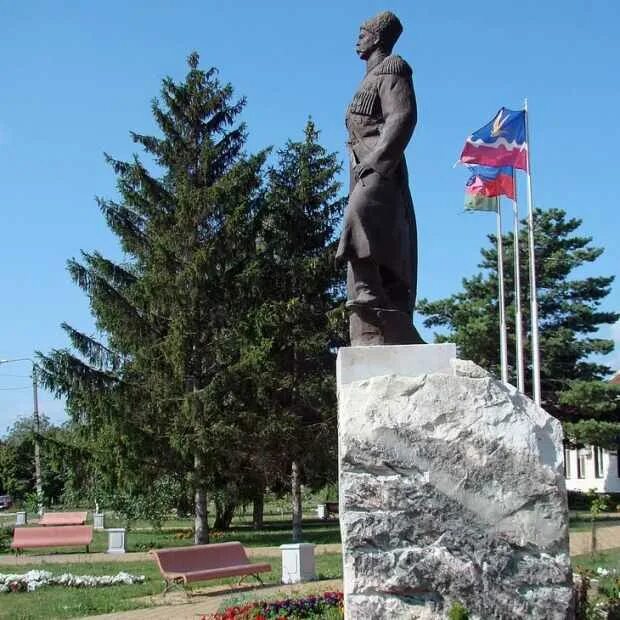 Ст тимашевск. Памятник Попко в Тимашевске. Город Тимашевск Краснодарский край. Достопримечательности Тимашевского района. Памятники в Тимашевске.