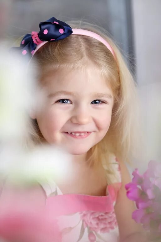 Милая доча. Маленькие дети. Фото милых и добрых девочек. Слаще всего поцелуй доченьки. Старшая дочь милы йовович.