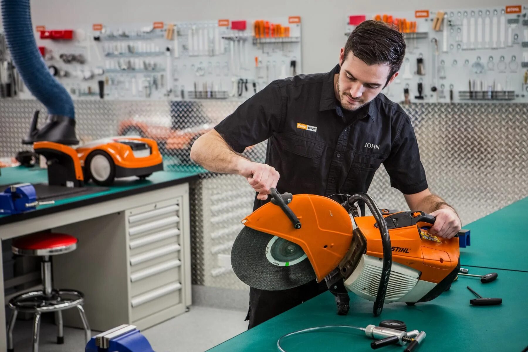 Stihl ru. Сервисный инструмент Stihl. Штиль Смоленск Соболева. Николас штиль. Service Center Stihl Germany.