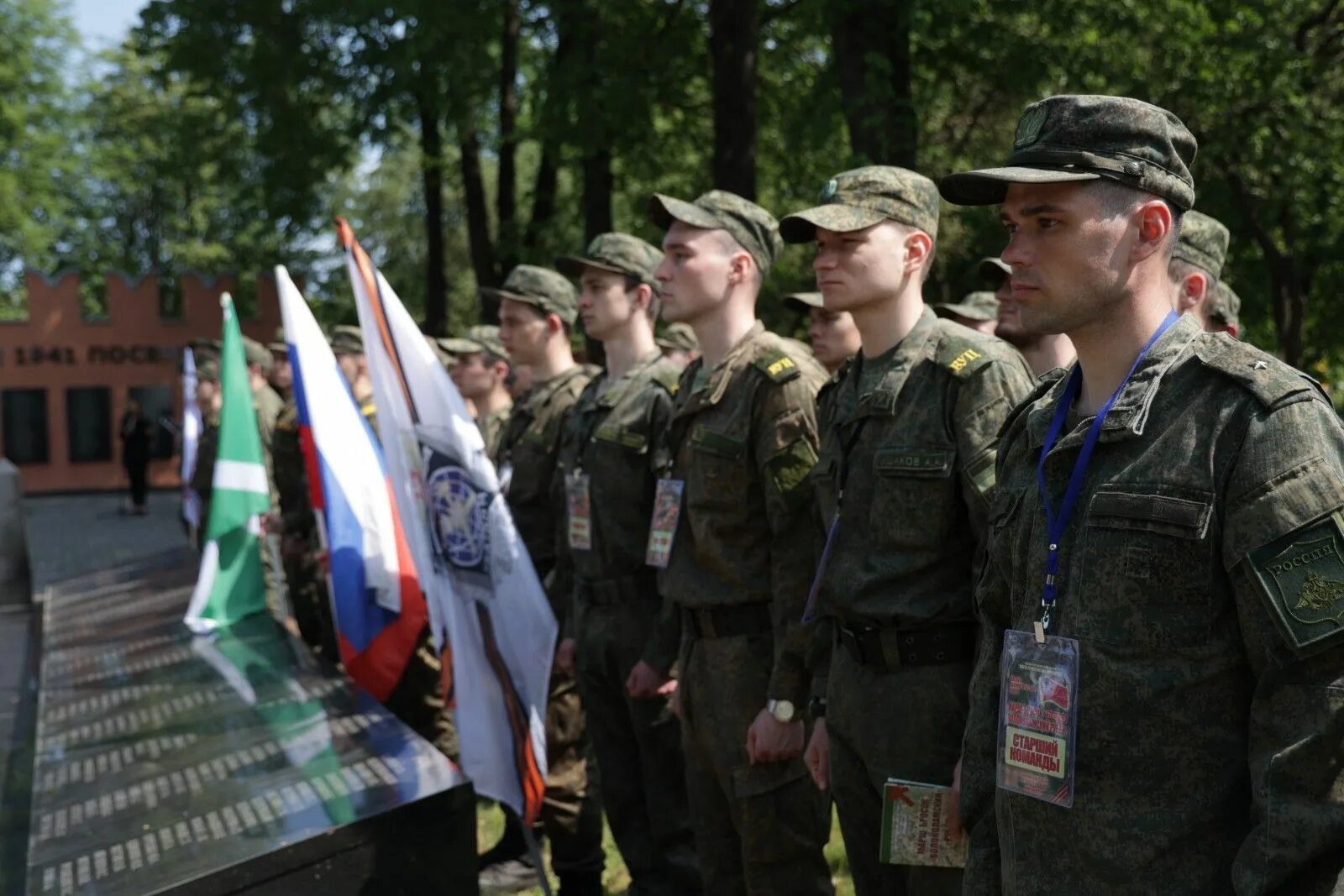 Памятник кремлевским курсантам 1941 посвящается какому событию