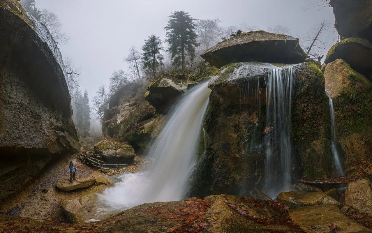 Затерянный край. Водопады реки Кызыл Бек. Кызыл Бек водопад Затерянный. Ущелье реки Кызыл Бек. Кизил Бек водопад.