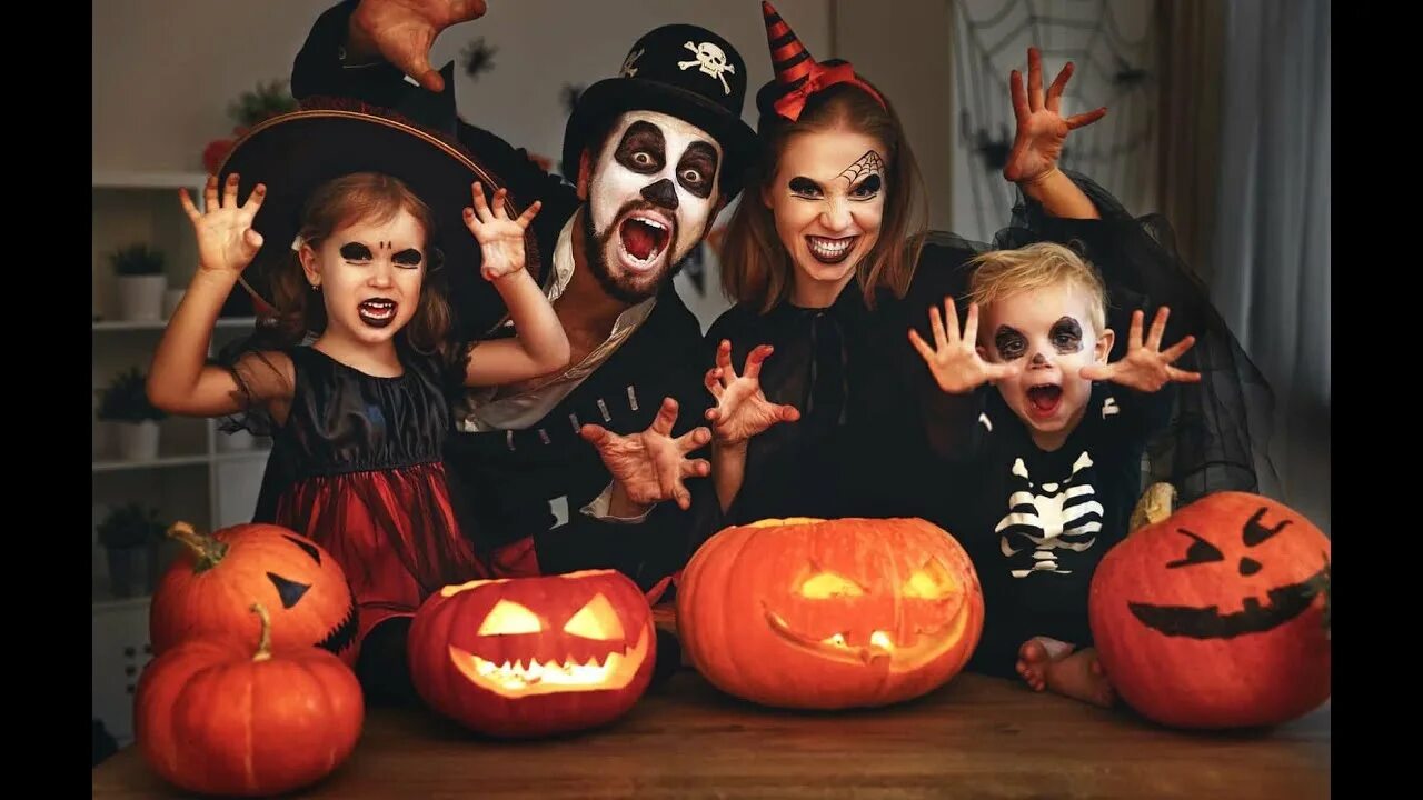 Halloween 31st october. Обои на телефон хэллоуин. Celebrate halloween. Праздник хэллоуин хэллоуин. Хэллоуин в сша.