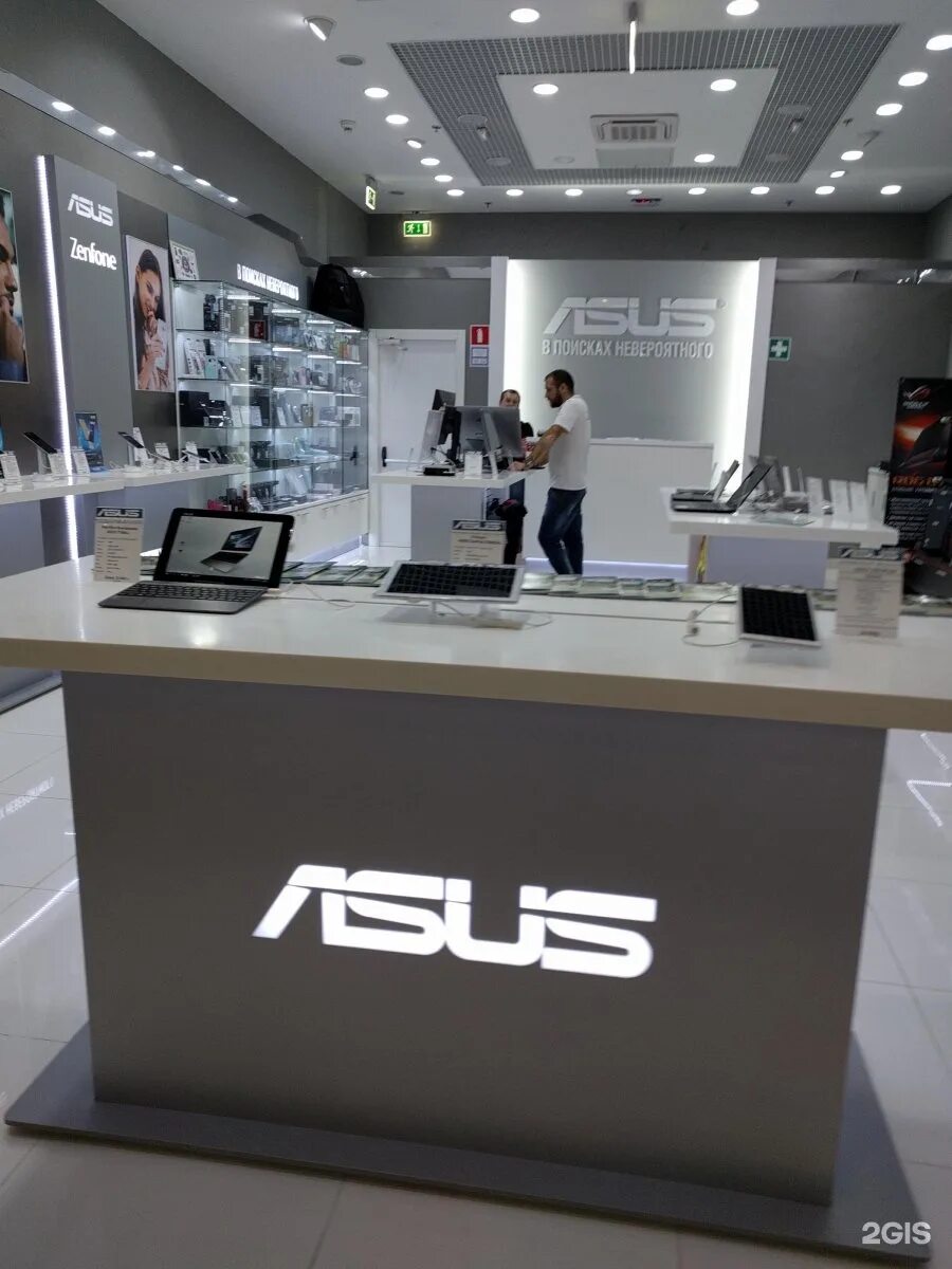 Фирменный магазин ASUS-Store. ASUS штаб квартира. Магазин асус в Москве. Офис компании ASUS.